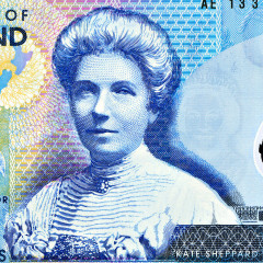 10 долларов 1999-2007 гг - Новая Зеландия (Pick # 186) UNC