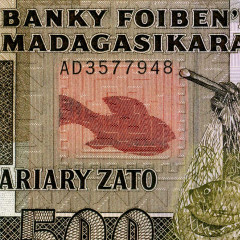 500 ариари 1988-1993 гг. - Мадагаскар (Pick 71) UNC